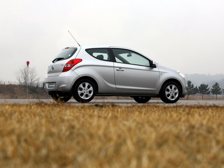  Hyundai i20 3-Door 2009 года  (фото 29 из 58)